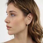 Ezüst fülbevaló, színes szívekkel