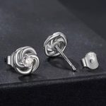 Ezüst fülbevaló moissanitkristállyal