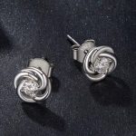 Ezüst fülbevaló moissanitkristállyal