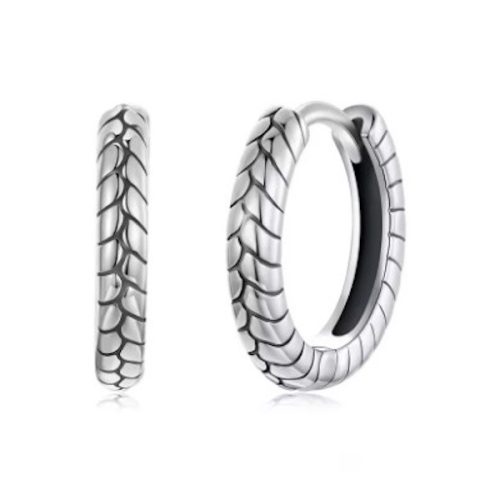 Ezüst fülbevaló, kígyómintával