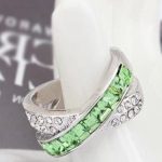 Krížový prsteň, Peridot zelený, zdobený kryštálmi Swarovski, 5.5