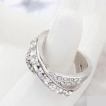 Krížový prsteň, Crystal, zdobený kryštálom Swarovski, 8.5