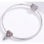 Strieborný prívesok s červenými srdiečkami