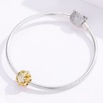 Strieborný prívesok s kvetom, zlatá farba