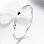 Strieborný prsteň s čiernym srdcom, veľkosť 6