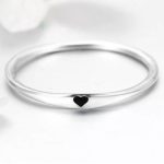 Strieborný prsteň s čiernym srdcom, veľkosť 6