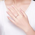 Strieborný prsteň s krištáľovým srdcom, veľkosť 7