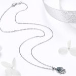 Strieborný náhrdelník, Ruka Fatimy