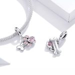 Strieborné kúzlo, psie labky