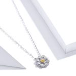 Strieborný náhrdelník s príveskom margarétka