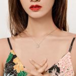 Strieborný náhrdelník s príveskom margarétka