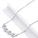 Strieborný náhrdelník s príveskom labky