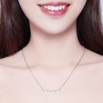 Strieborný náhrdelník s príveskom labky