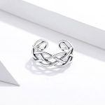 Strieborný prsteň, zapletaný