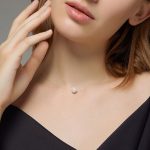 Neviditeľný náhrdelník s pravými perlami a strieborným zapínaním