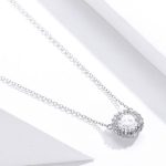 Strieborný náhrdelník s kvetinovým príveskom