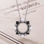 Strieborný náhrdelník s príveskom z pravej perly