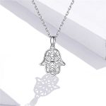 Strieborný náhrdelník s príveskom Hand of Fatima