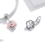 Strieborné kúzlo, ružový kvet