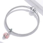 Strieborné kúzlo, ružový kvet