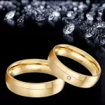 Férfi karikagyűrű nemesacélból, aranyszínű, 10-es méret