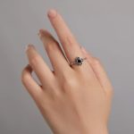 Strieborný dámsky prsteň s čiernym kryštálom, veľkosť 7