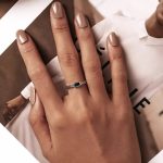 Strieborný dámsky prsteň s modrým krištáľom