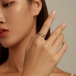 Strieborný dámsky prsteň, had