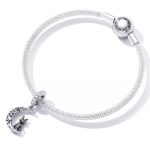 Strieborné kúzlo, mačka s mesiacom