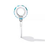 Strieborné kúzlo, ruka v ruke