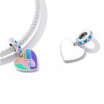 Strieborné kúzlo, ruka v ruke