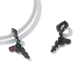 Strieborné kúzlo, pištoľ