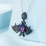 Strieborné kúzlo, netopier, s farebnými kryštálmi