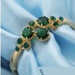 Okrúhly kamienkový náramok, zdobený kryštálmi Swarovski