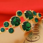 Okrúhly kamienkový náramok, zdobený kryštálmi Swarovski