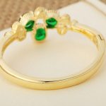 Okrúhly kamienkový náramok, zdobený kryštálmi Swarovski