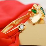 Okrúhly kamienkový náramok, zdobený kryštálmi Swarovski