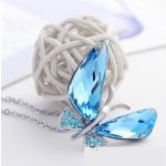 Náhrdelník s motýľovým príveskom zdobený kryštálmi Swarovski