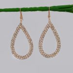 Pozlátené visiace náušnice s kryštálmi, v zlatej farbe