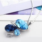 Náhrdelník s príveskom mačky, zdobený kryštálmi Swarovski