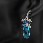 Náušnice v geometrickom štýle, zdobené kryštálmi Swarovski