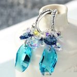 Náušnice v geometrickom štýle, zdobené kryštálmi Swarovski