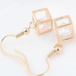 Náušnice v tvare kocky