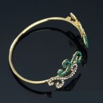 Náramok s úponkovým vzorom, zdobený kryštálmi Swarovski