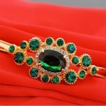 Oválny a okrúhly kamienkový náramok, zdobený kryštálmi Swarovski