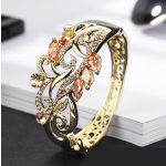 Náramok s rastlinným vzorom