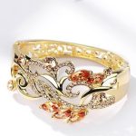 Náramok s rastlinným vzorom