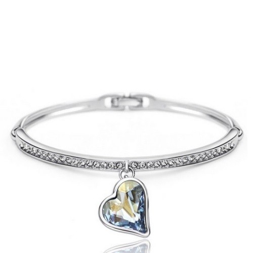 Náramok s príveskom srdiečko