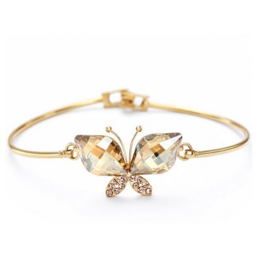 Náramok s príveskom motýľa