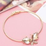 Náramok s príveskom motýľa